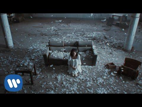 Em Đừng Khóc - Chillies (Official Music Video)